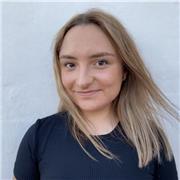 Soy una persona con gran capacidad de adaptación, por lo que me adapto individualmente a cada alumno, adecuando mis clases al nivel del estudiante.